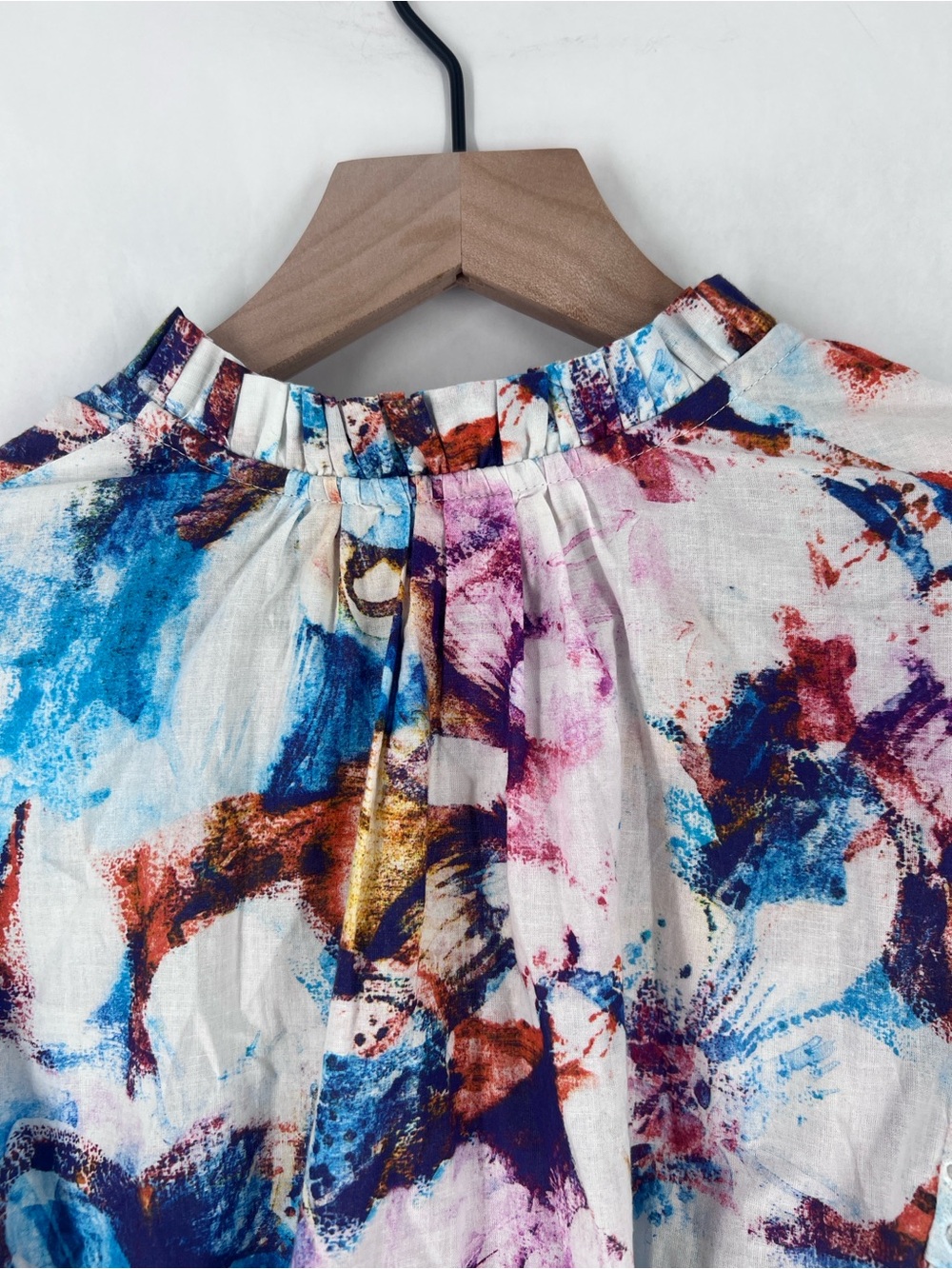 Robert Graham Floral Watercolor Eyelet Puff Sleeve Blouse Multicolor Size M - Picture 8 of 11